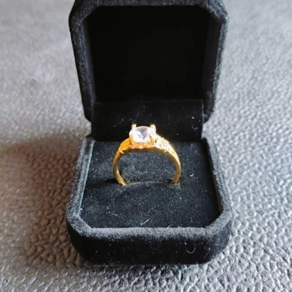 Golden Color Cubic Zirconia Vacation Ring For Going Out And Trips Size 8
